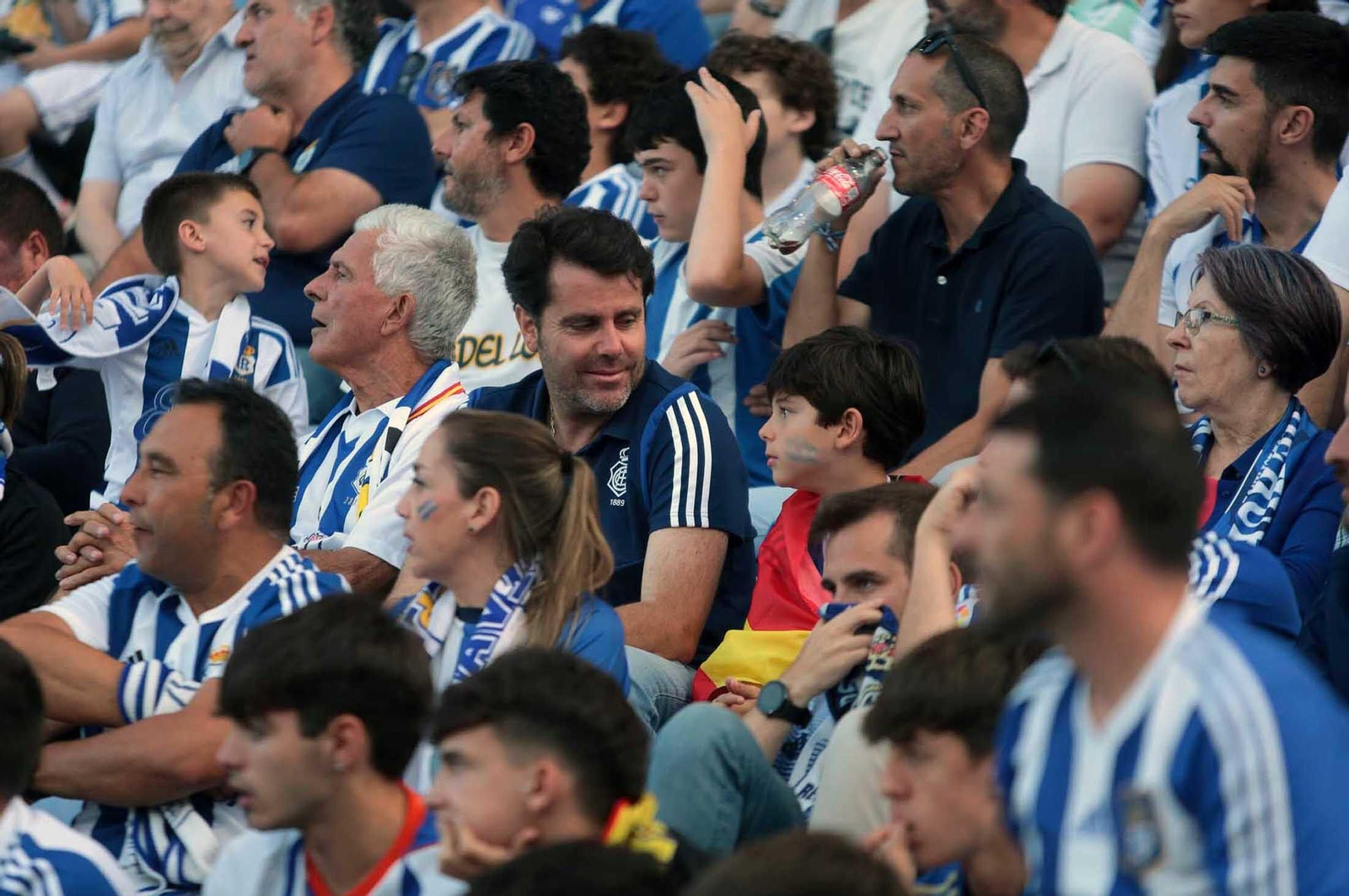 Imágenes del gran ambiente en el Nuevo Colombino en el ascenso del Recre