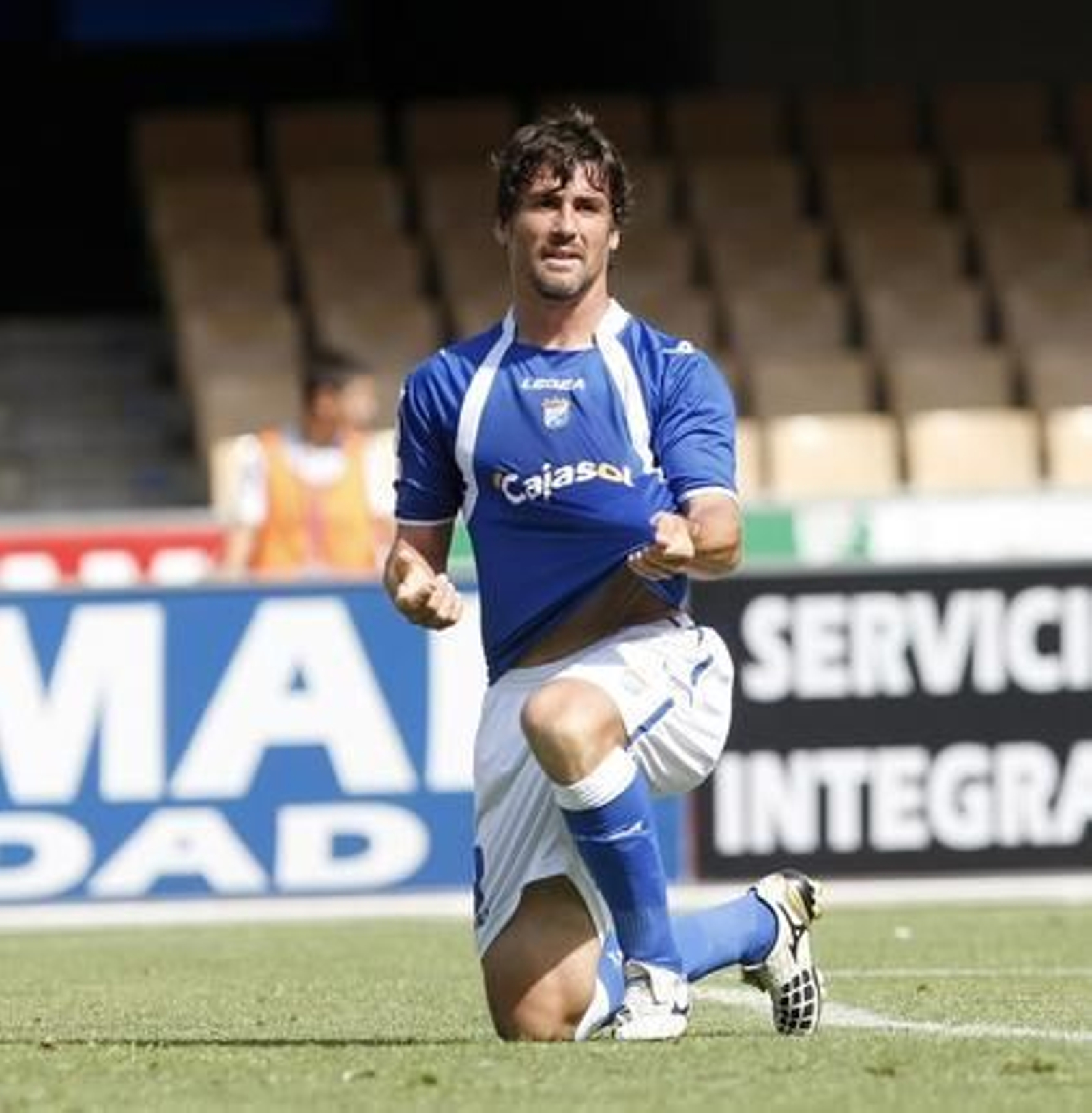 Bermejo pide falta al colegiado durante el transcurso del partido.

Foto: Juan Carlos Toro