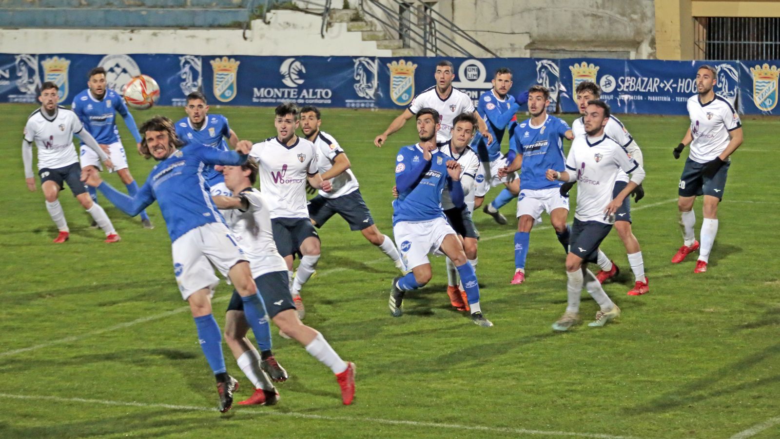 Imágenes del Xerez CD y CD Pozoblanco en el Pedro S. Garrido