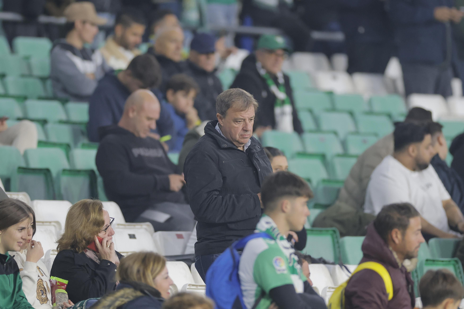 Búscate en las fotos del Betis-Las Palmas