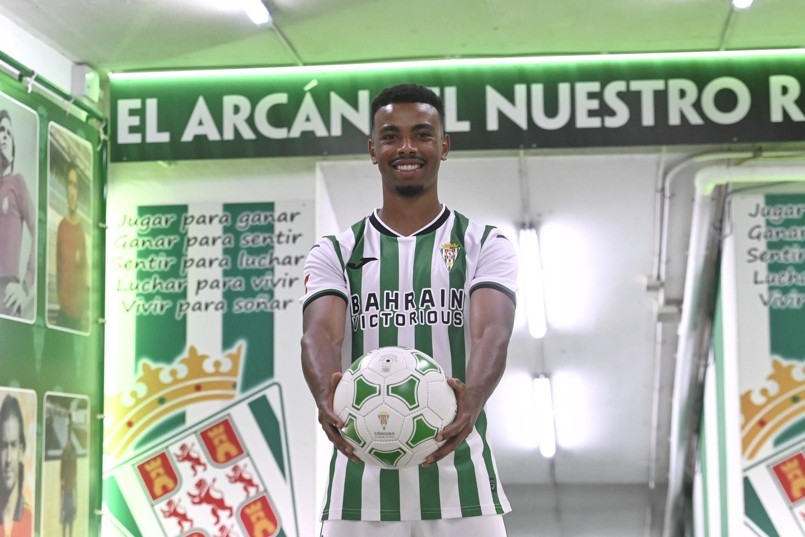 Las mejores fotos de la presentación de Sergi Guardiola y Dalisson como jugadores del Córdoba CF