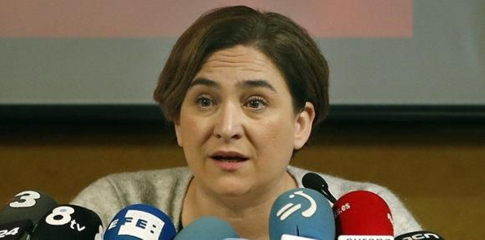 Colau anuncia un "espacio político" catalán por el derecho a decidir Colau anuncia un "espacio político" catalán por el derecho a decidir