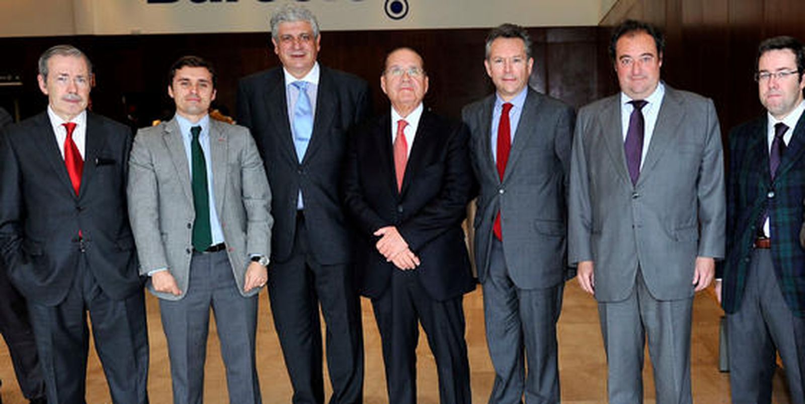 José Luis Páramo, presidente de Ogensa; Tomás Mediavilla Bueno, director de Construcción de Ogensa; Manuel Guerrero Pemán; Tomás Mediavilla Fernández, vicepresidente de Ogensa; José Joly, presidente del Grupo Joly; Tomás Valiente, director general del Grupo Joly, y Guillermo Páramo, director de Edificación de Ogensa.

Foto: Juan Carlos Vazquez / Victoria Hidalgo