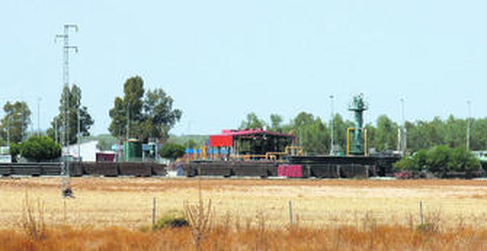 La zona aledaña a Doñana donde ayer empezaron las obras del proyecto Marismas Occidental, impulsado por Gas Natural Fenosa.