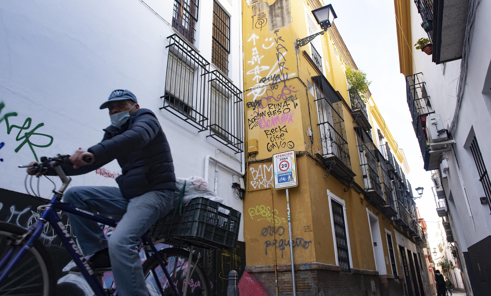 Graffitis en Sevilla: Vandalismo contra el patrimonio