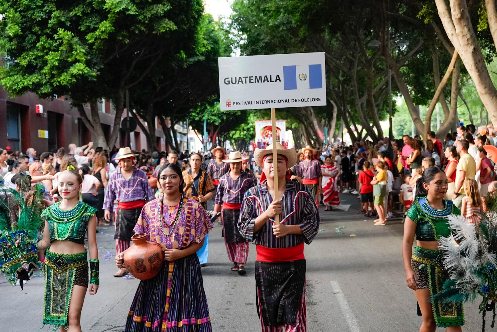 Así se ha vivido la Batalla de Flores en la Feria de Almería