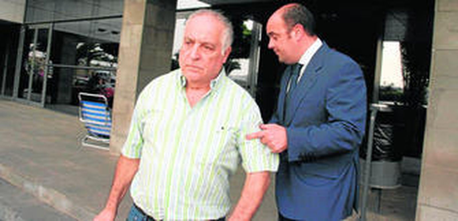 La Guardia Civil detiene a la ex presidenta del Cabildo de Lanzarote.