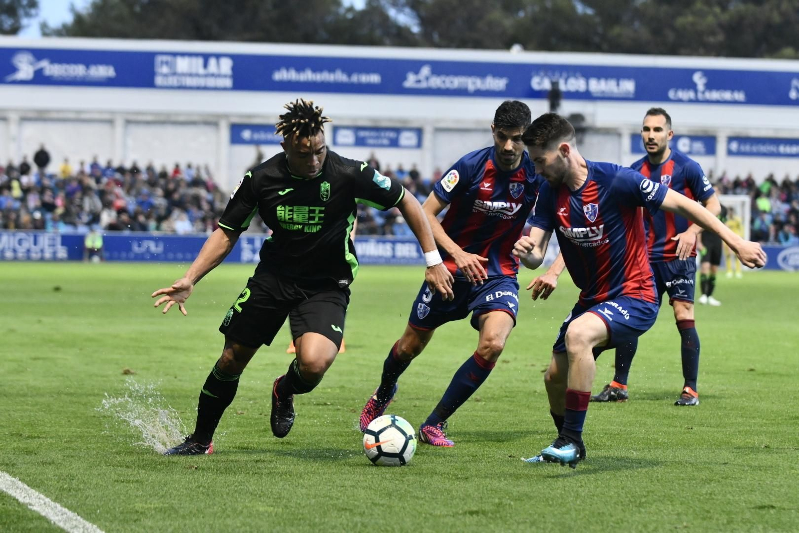 El Huesca-Granada CF, en imágenes