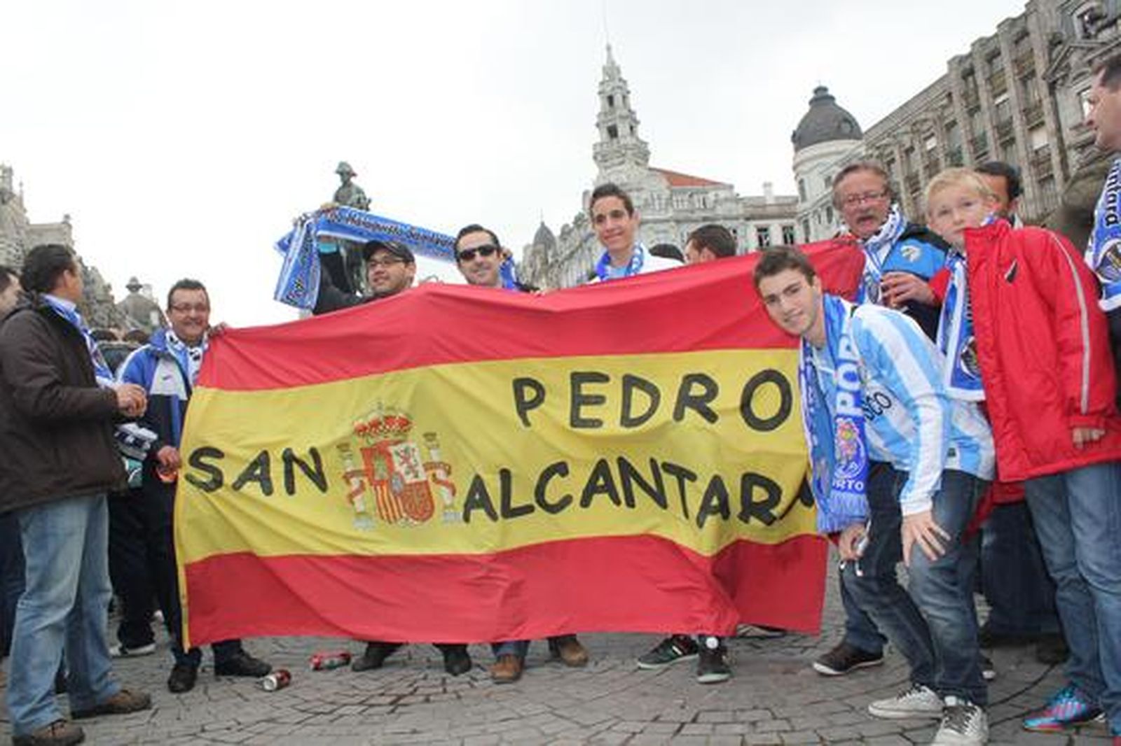Malaguistas en la plaza de la Libertad

Foto: J. L. Malo