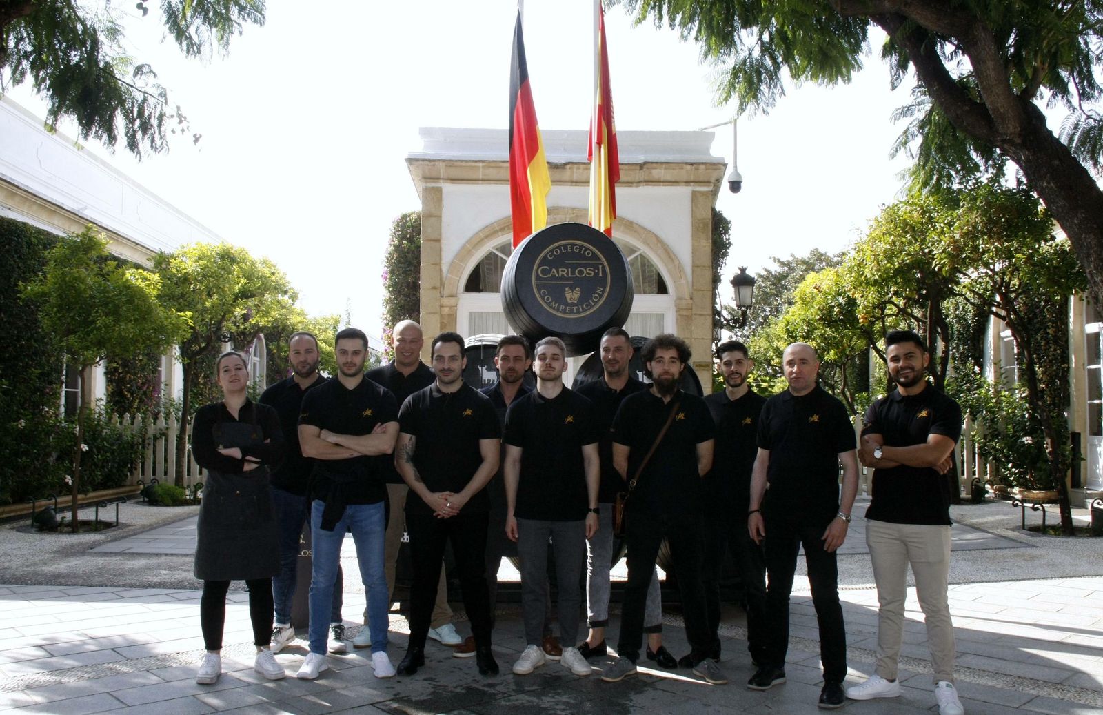 Imagen de los doce participantes que compitieron por el título.