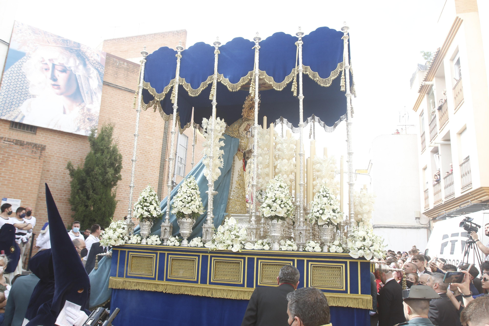 Lunes Santo en Córdoba: La procesión de la Estrella, en imágenes