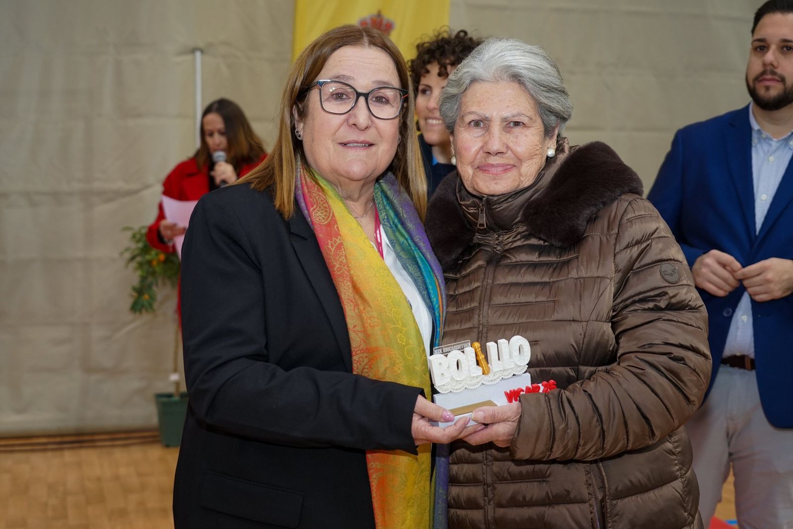 Encajeras de toda la provincia vuelven a convertir a Vícar en la capital de la artesanía y la tradición