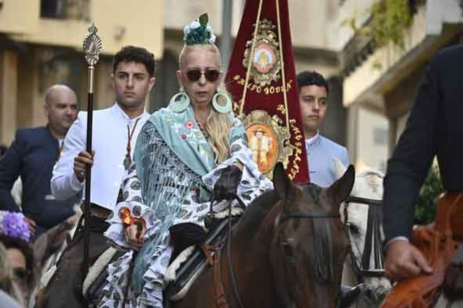 Las mejores imágenes de los peregrinos en la salida de Emigrantes