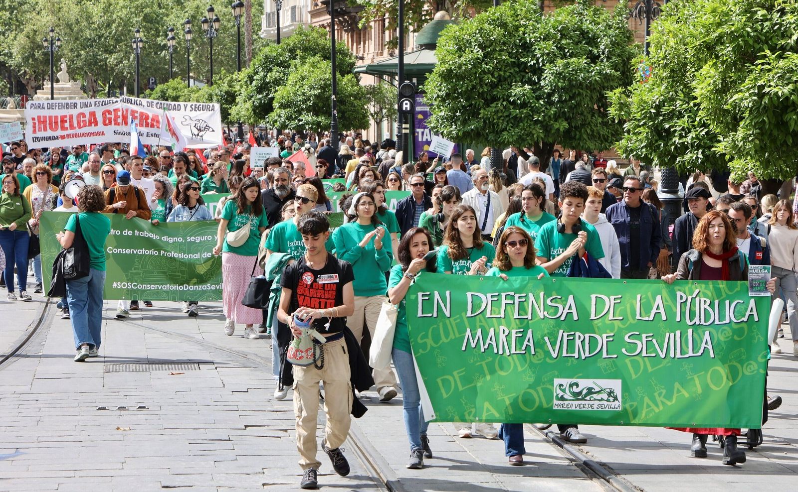 Manifestación en Sevilla de la Marea Verde Andaluza por una educación pública con más recursos