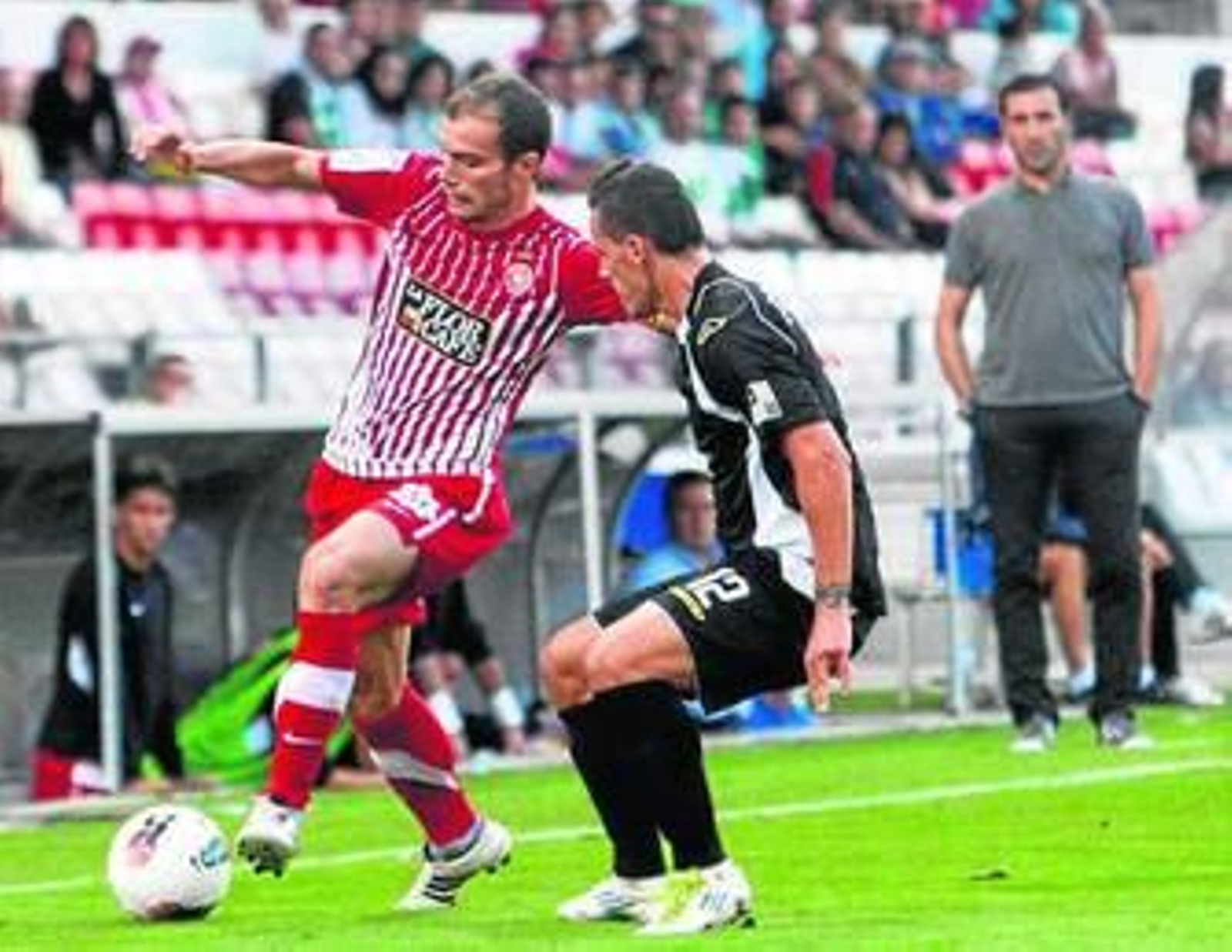 Juanlu Hens puede abandonar el lateral para jugar de interior.
