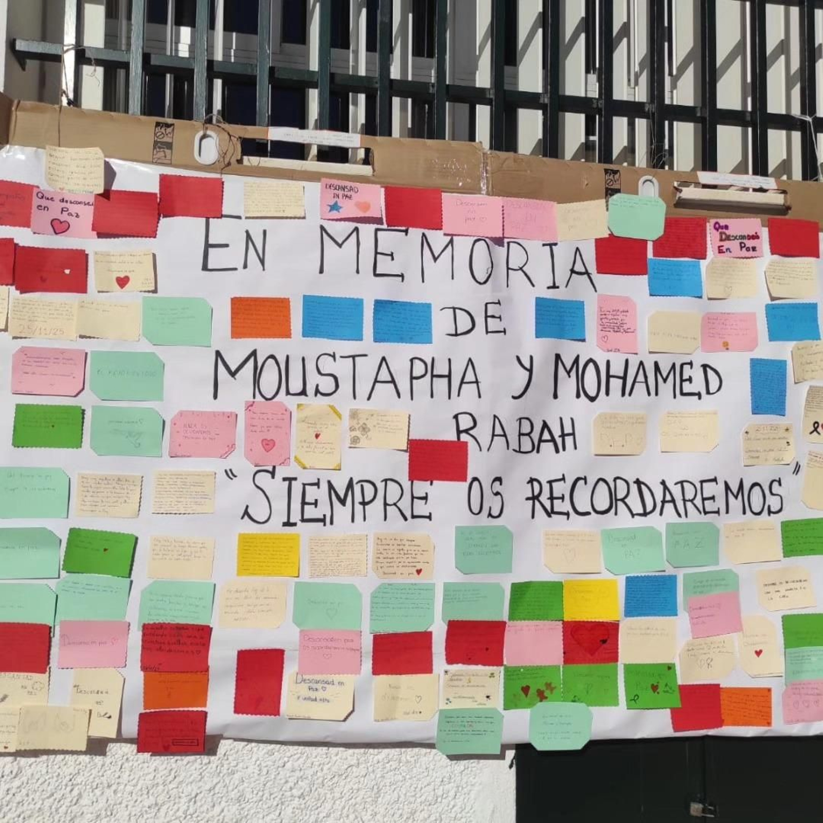 El cartel elaborado por compañeros y profesores del IES