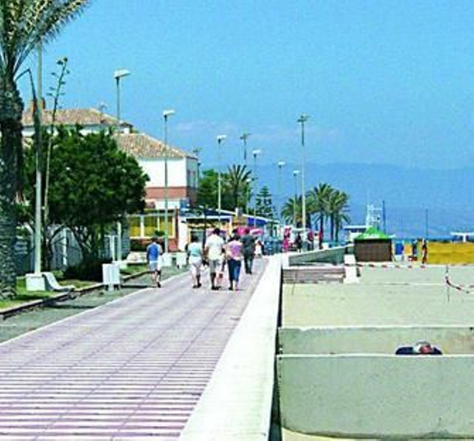 La compañía cuenta con apartamentos en Roquetas de Mar.