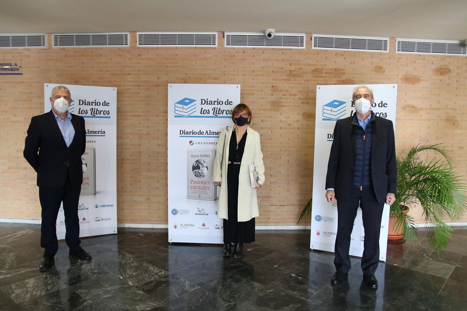 Fotogalería Diario de los Libros, con Marta Robles y su obra 'Pasiones carnales'