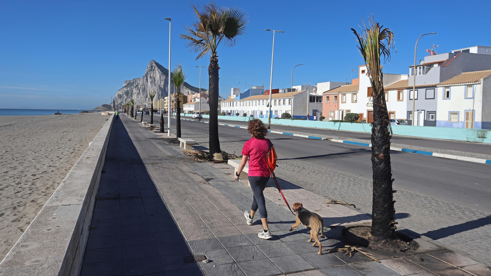 Otra noche de disturbios en La Línea