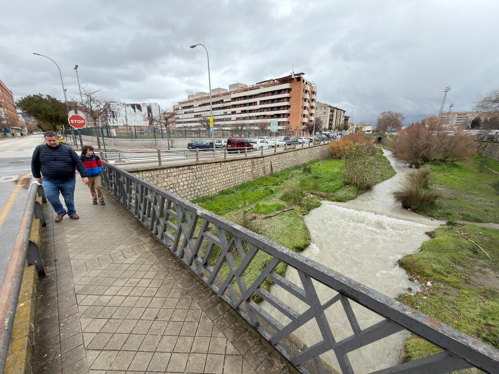Las fotos de la previa de la borrasca Leonardo: nieve en Prado Negro y el río Genil en Granada, crecido