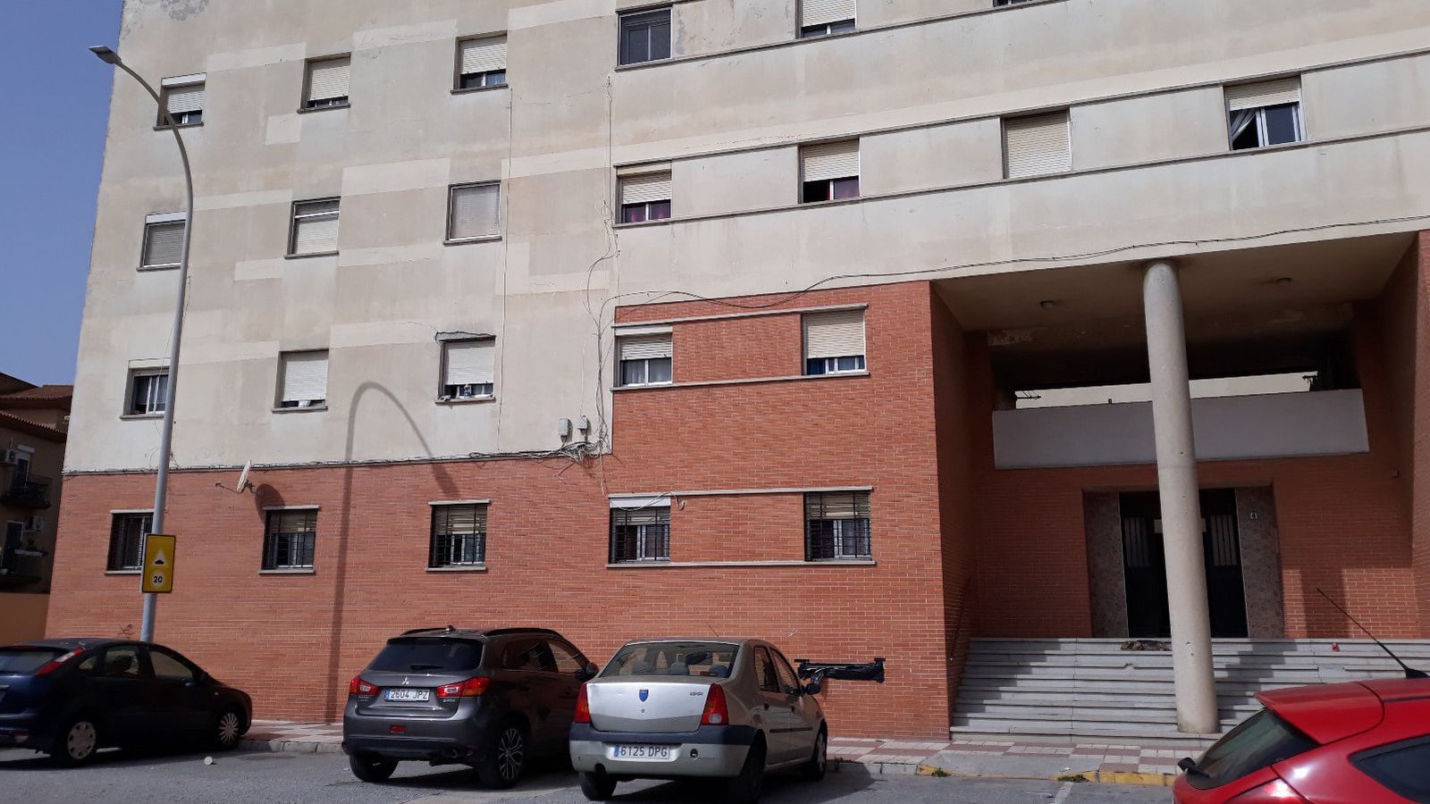 Inmueble situado en el número 4 de la calle Punto Ribot, en La Línea.