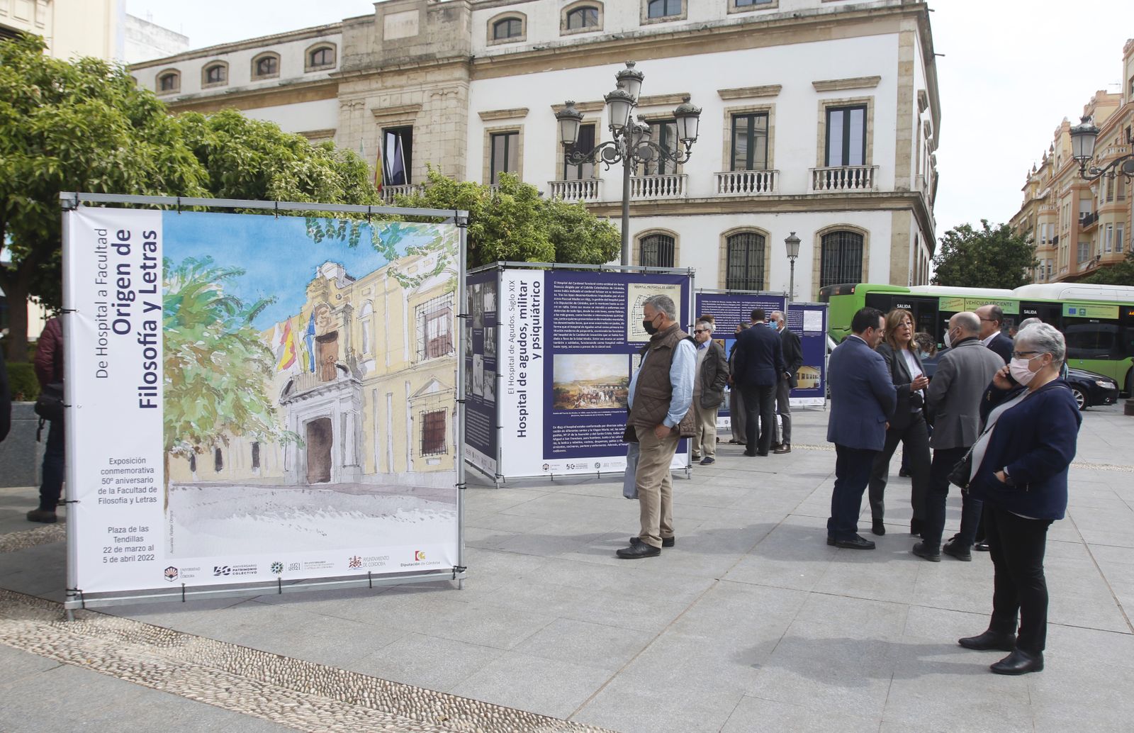 La exposición de la historia de la Facultad de Filosofía y Letras de Córdoba, en imágenes