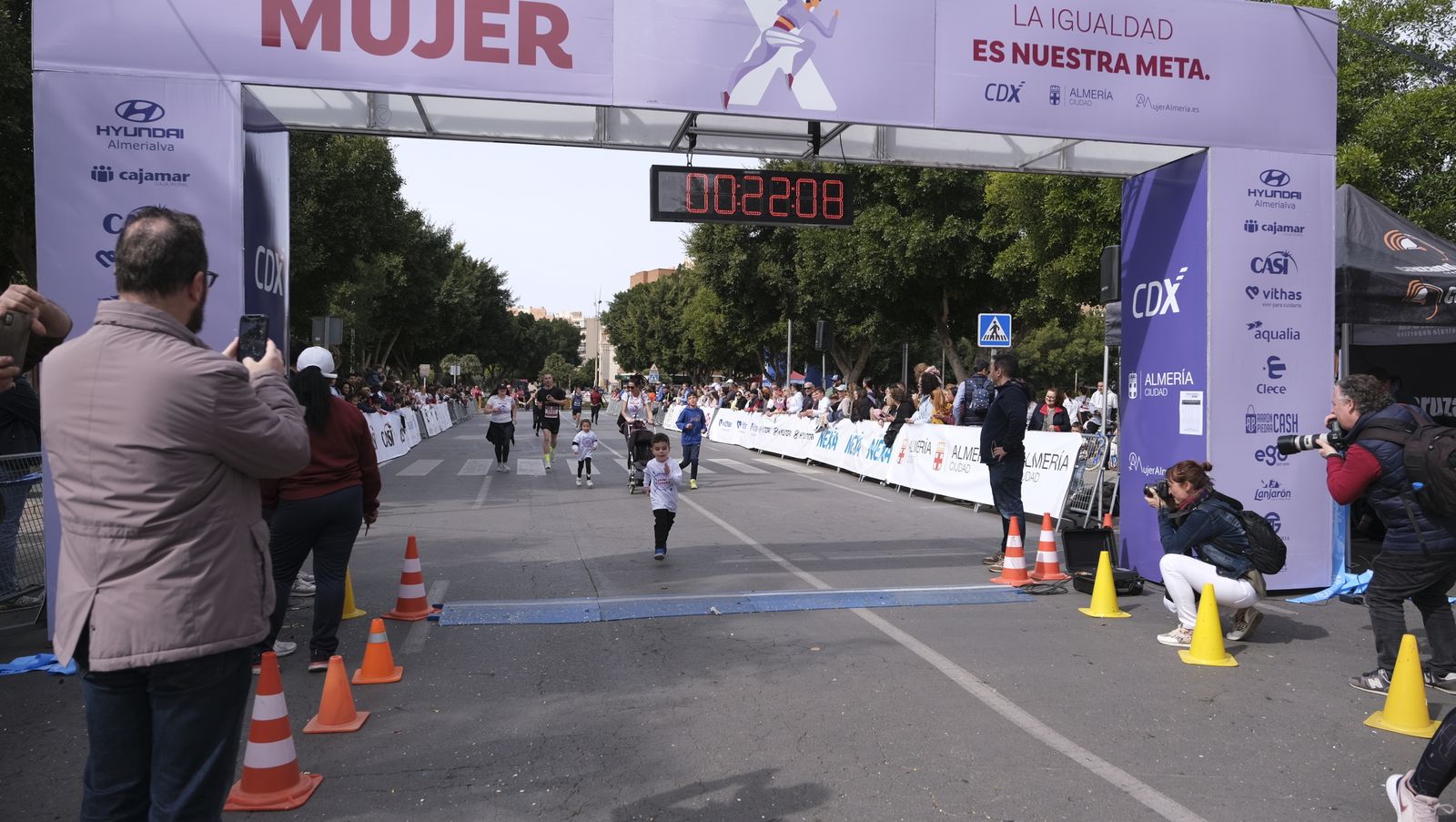 Imágenes de la Carrera de la Mujer 2023 en Almería