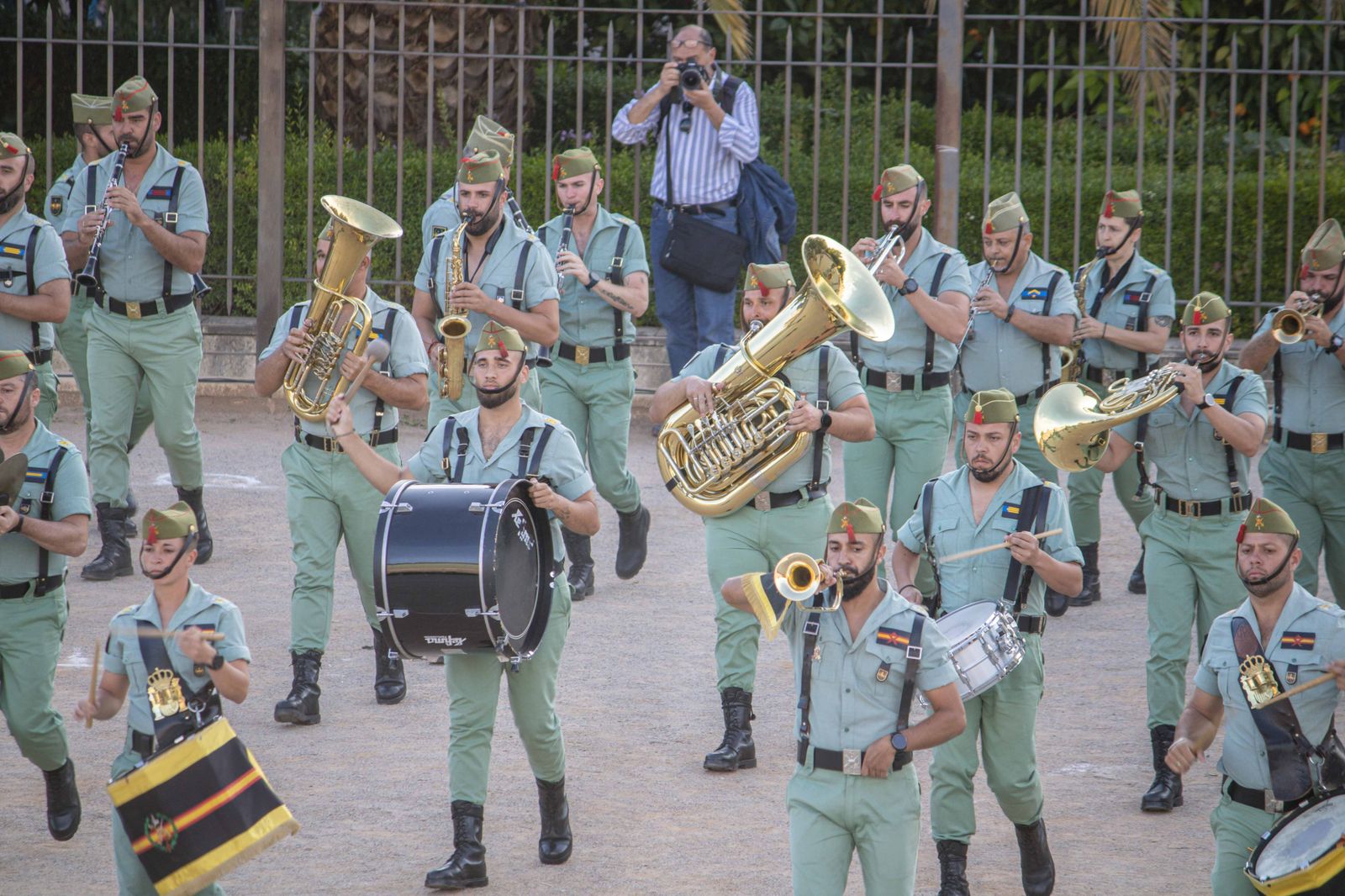 Las bandas de música se lucen antes del Día de las Fuerzas Armadas en Granada