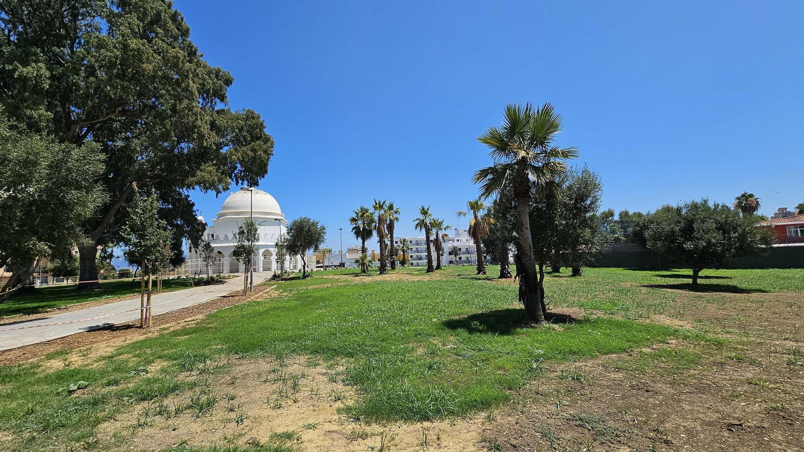 Fotos de los nuevos 12.000 metros cuadrados de zonas verdes de la Ermita, en Algeciras Fotos de los nuevos 12.000 metros cuadrados de zonas verdes de la Ermita, en Algeciras