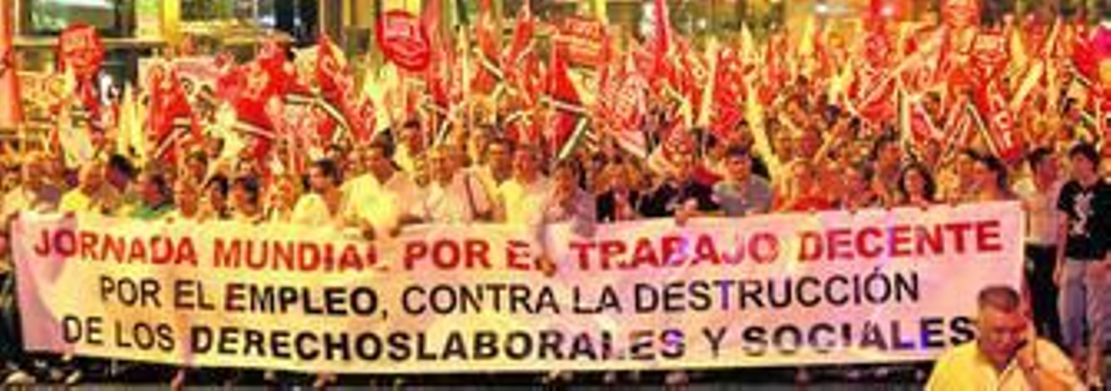 Manifestación contra la destrucción de los derechos laborales y sociales, celebrada en Córdoba.