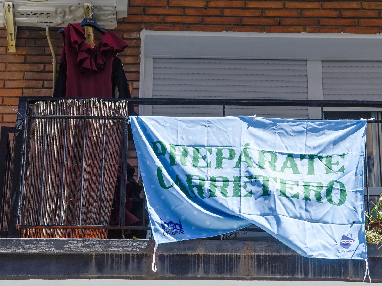 Imágenes de los últimos preparativos de la Feria de Sevilla 2024