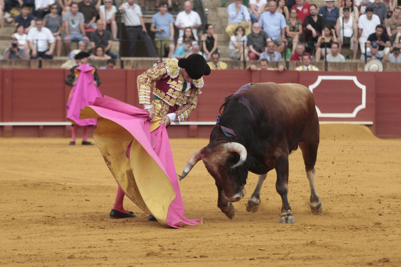 Las imágenes de la decimosexta de abono de La Maestranza