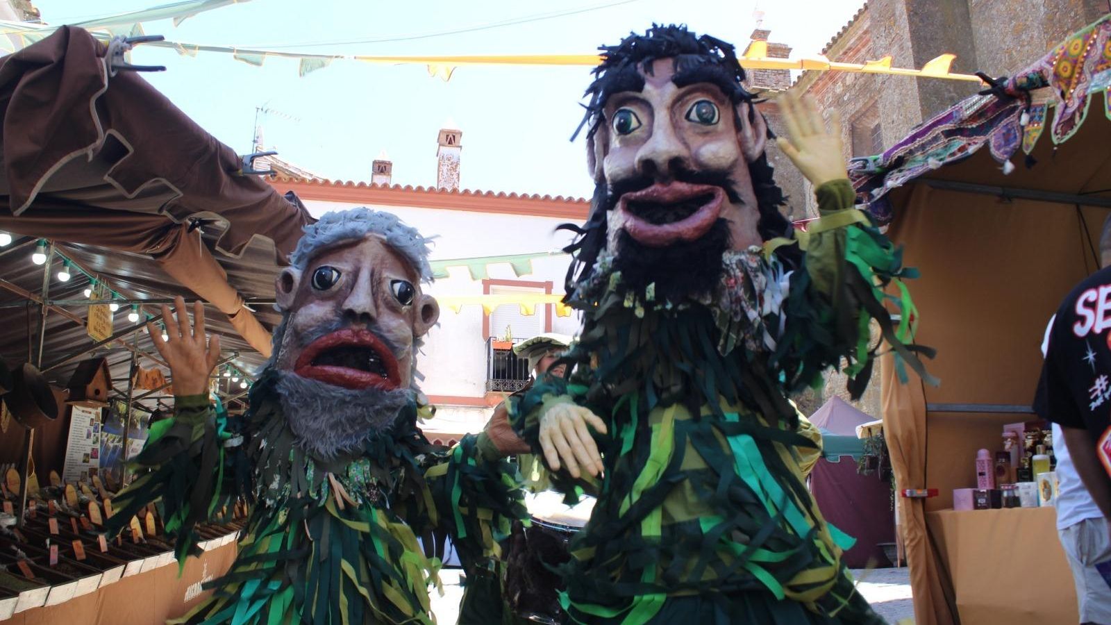 Cabezudos en las jornadas medievales de Cortegana.