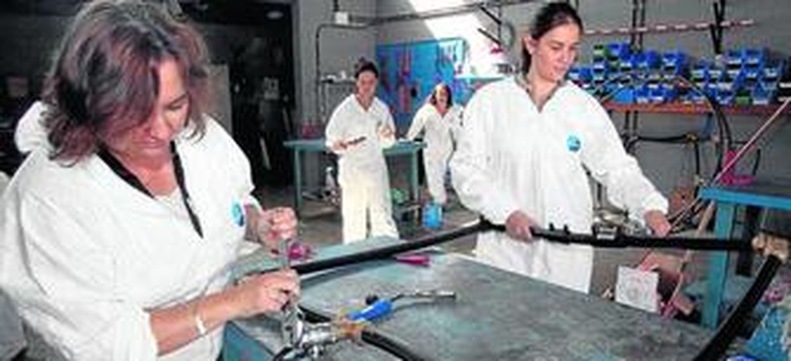 Las mujeres desempleadas aseguran que es la mentalidad de la sociedad la que frena su acceso al mercado laboral.