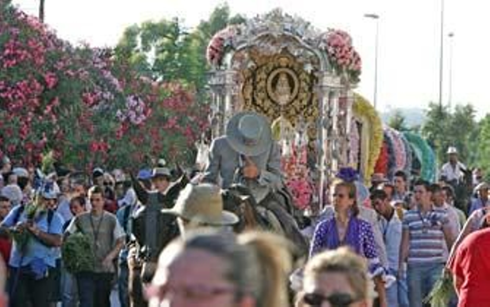 Jerez recibe a los rocieros tras nueve días de romería