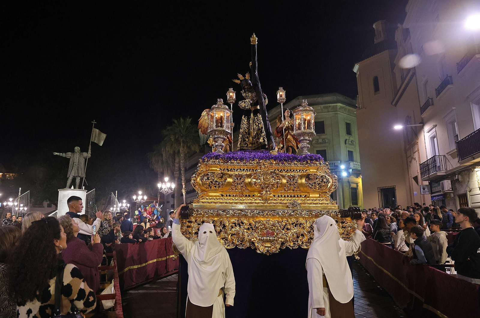 Lunes Santo: Imágenes de la Hermandad del Calvario