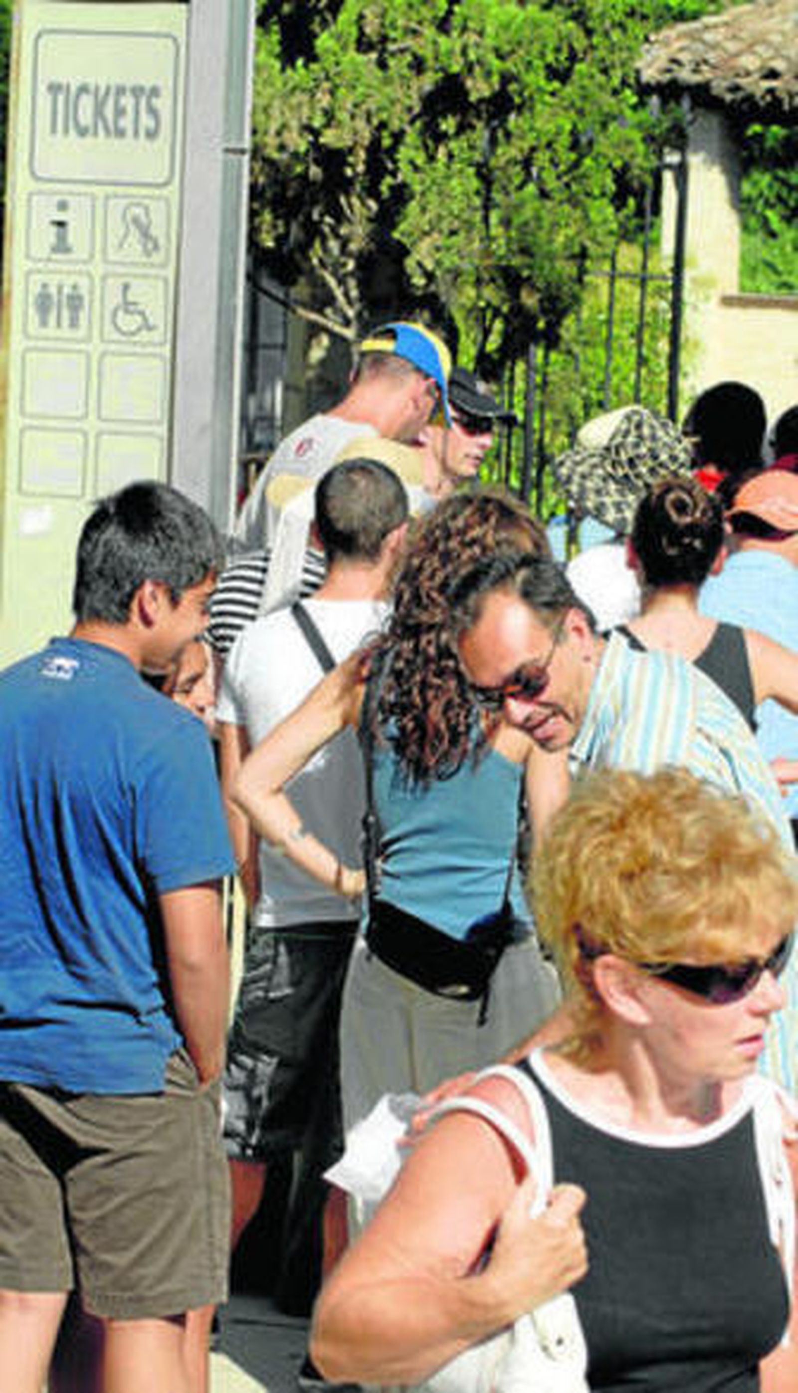 La Alhambra lleva camino de superar los 2,4 millones de visitas de 2014.