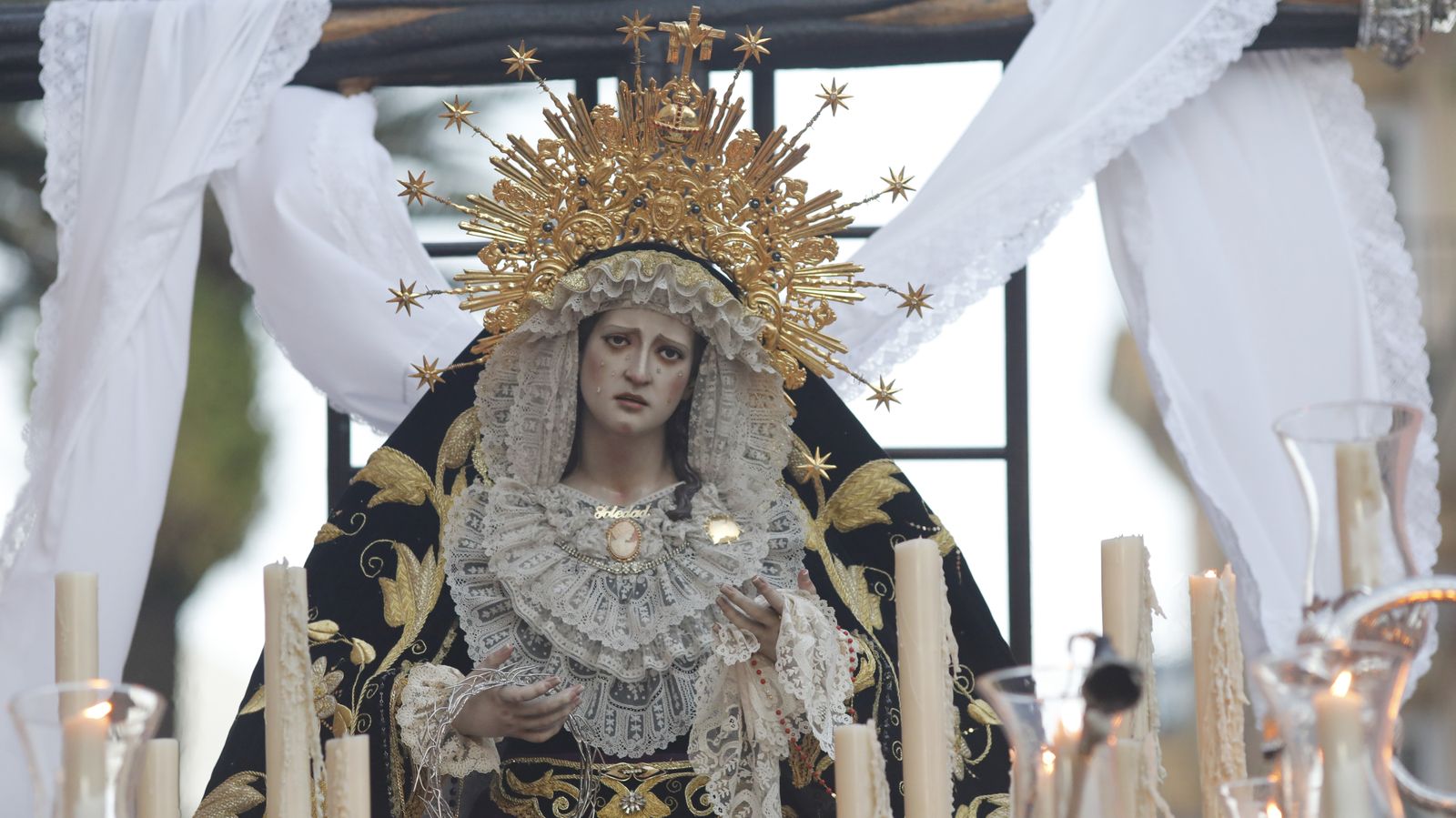 Las fotos del Viernes Santo en la Línea:  Cristo del Mar y Luz y Esperanza Nuestra, Soledad y Santo Entierro, Cristo del Amor y Misericordia y Amargura