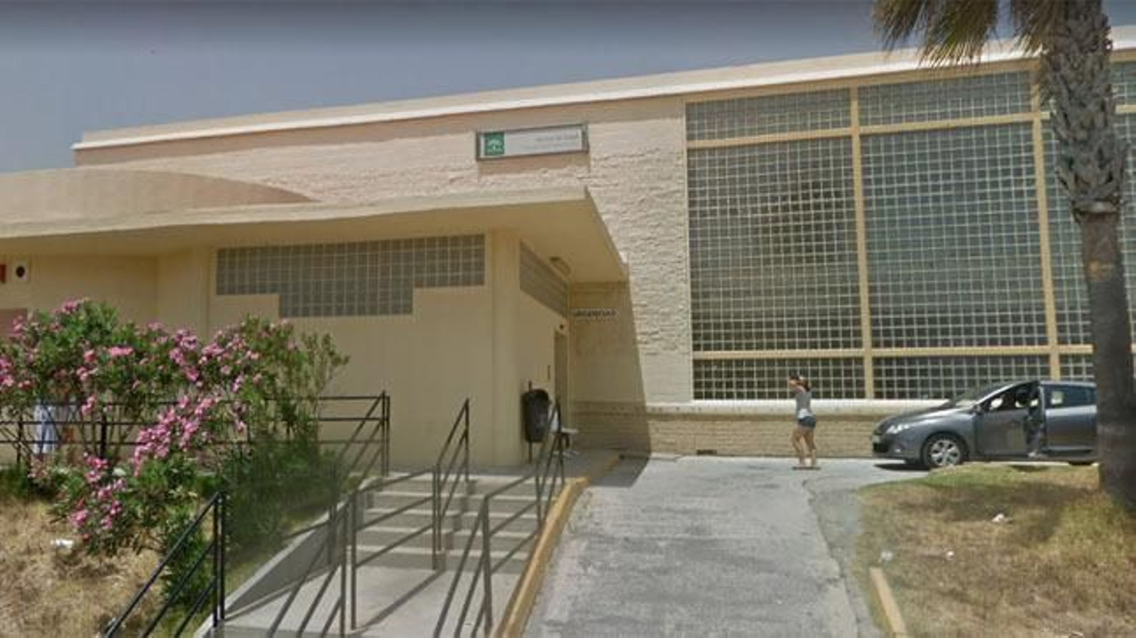 Fachada el centro de salud de Tarifa