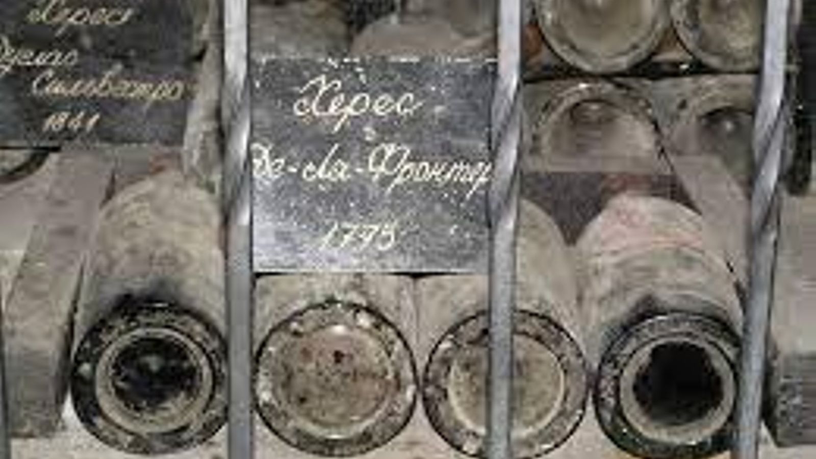 Botellas de jerez de la histórica colección de vinos de la bodega Massandra.