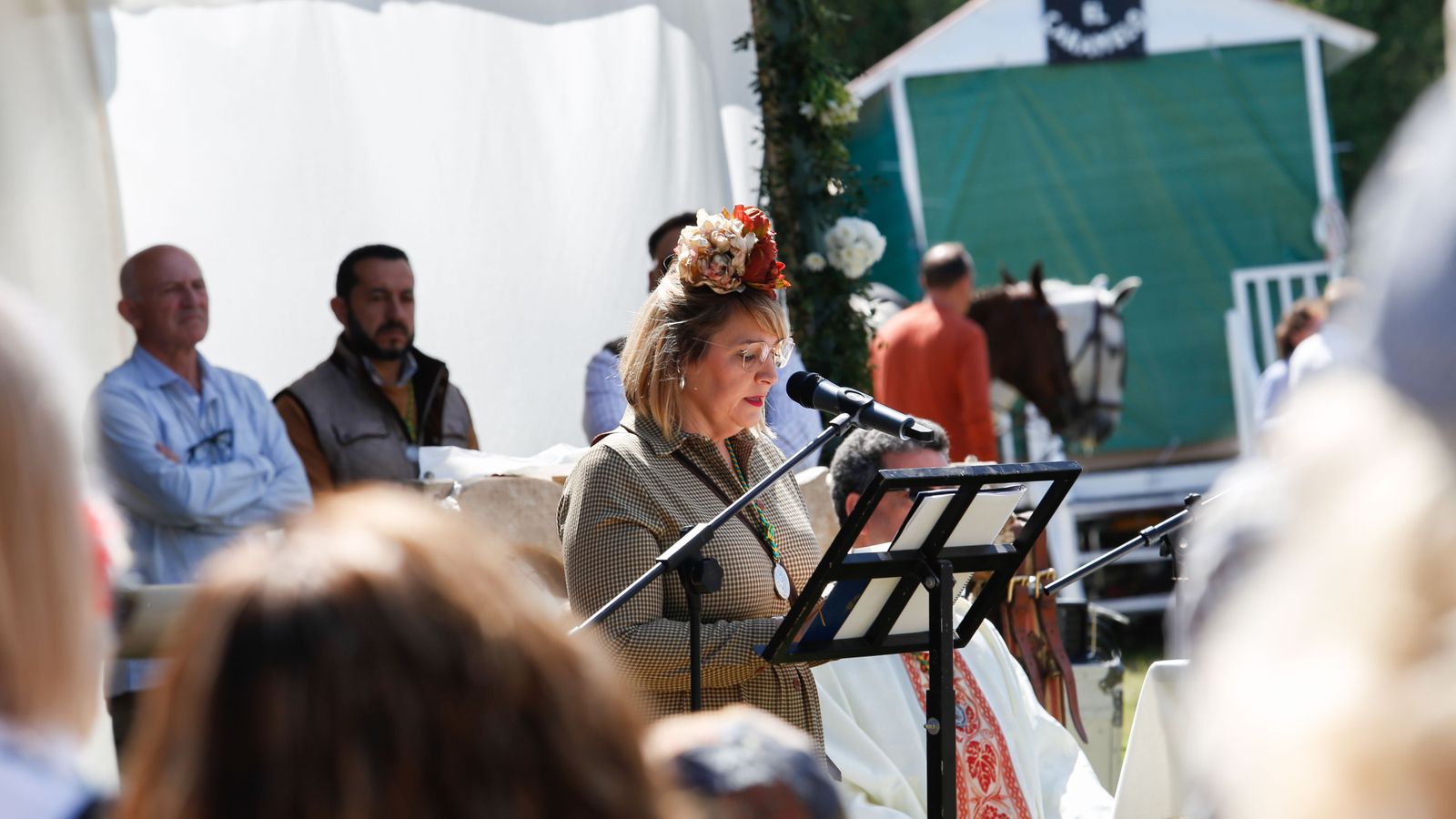 Búscate en las fotos del domingo en la romería de Los Barrios