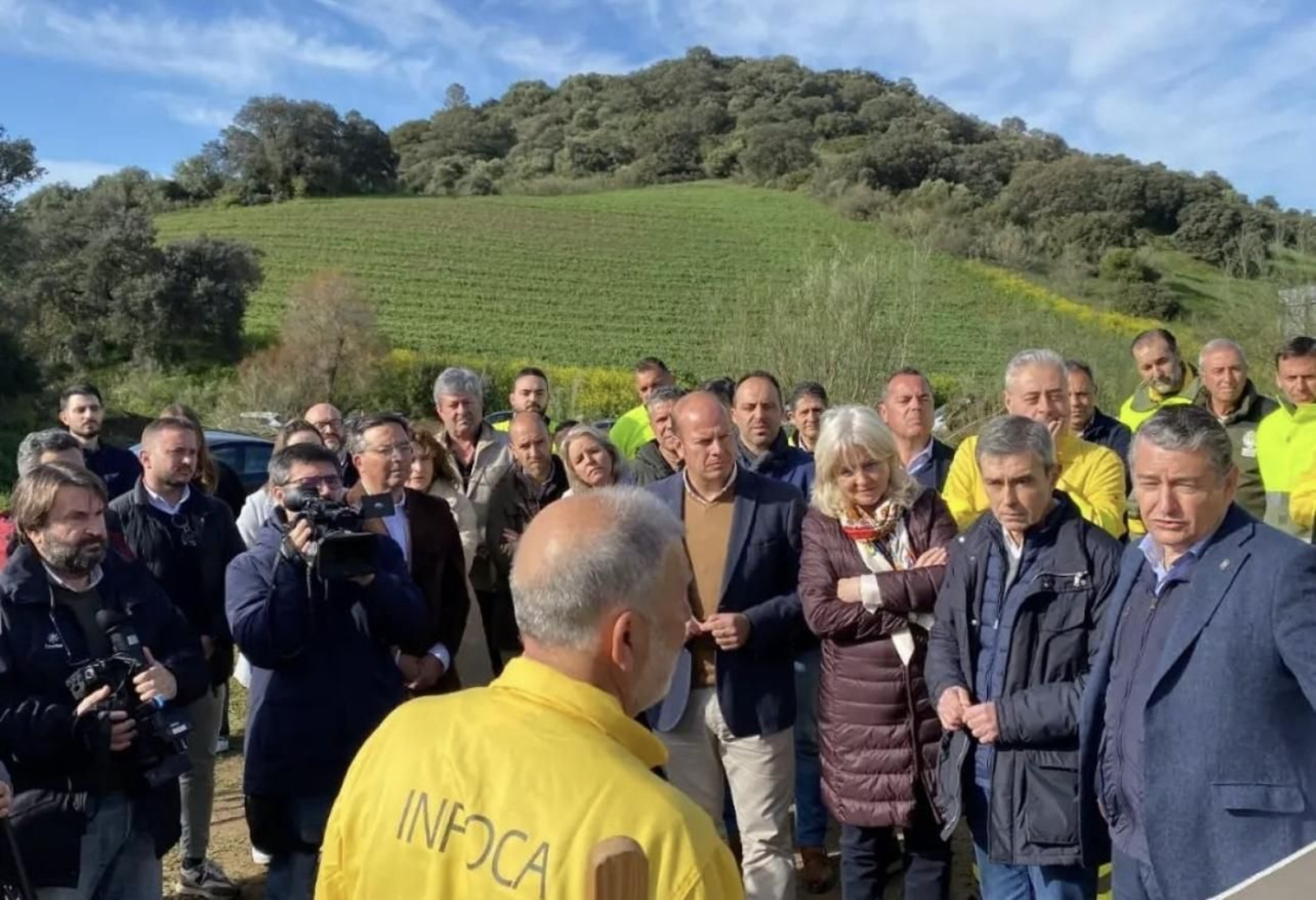 Entre bomberos no nos pisamos la manguera