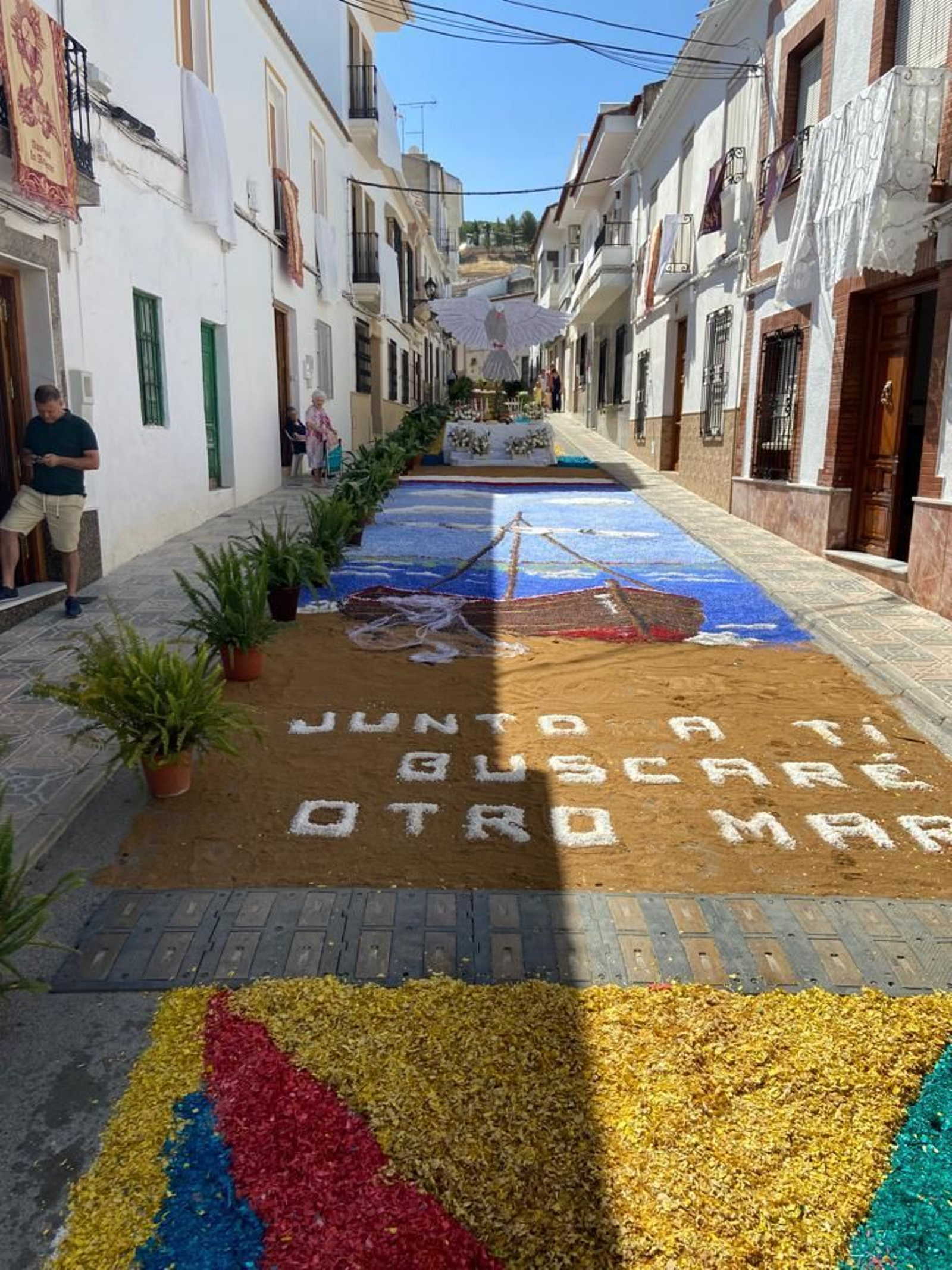 Un recorrido en imágenes por las coloridas alfombras del Corpus en Valenzuela