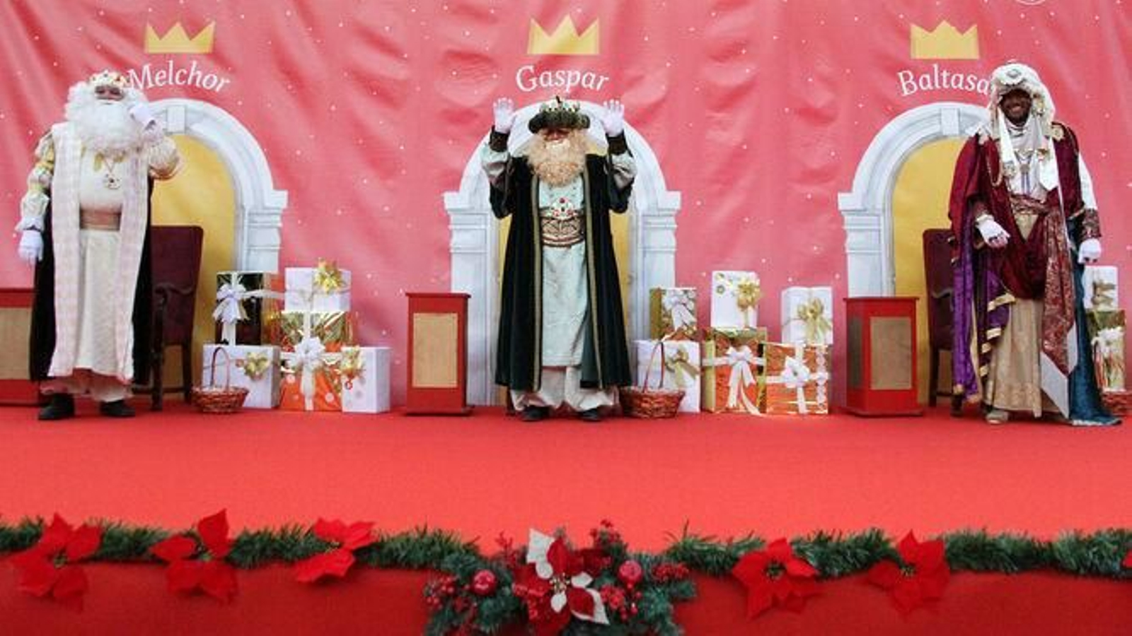 Las familias de Écija serán las que pasen por delante de los Reyes Magos para que puedan saludarles en persona.