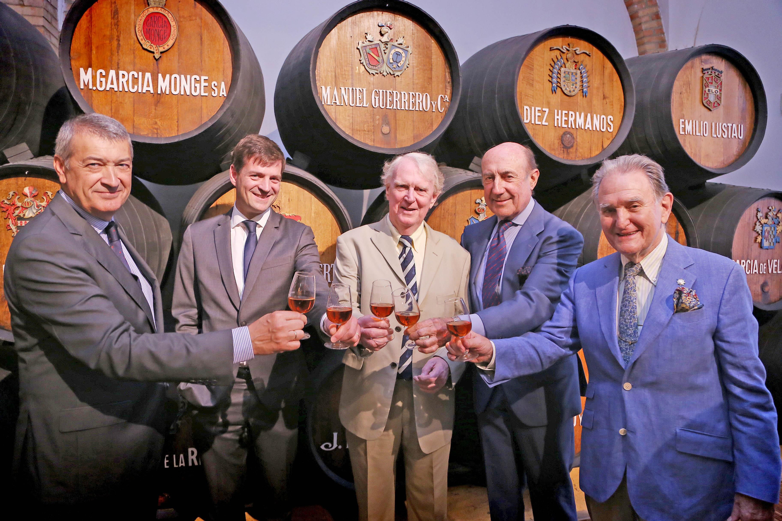 De izquierda a derecha, César Saldaña, Charles Goemaere, David Sills, Beltrán Domecq y Juan Luis Bretón, ayer en la bodega de San Ginés en el acto conmemorativo de los 50 años del 'sherry case'. De izquierda a derecha, César Saldaña, Charles Goemaere, David Sills, Beltrán Domecq y Juan Luis Bretón, ayer en la bodega de San Ginés en el acto conmemorativo de los 50 años del 'sherry case'.