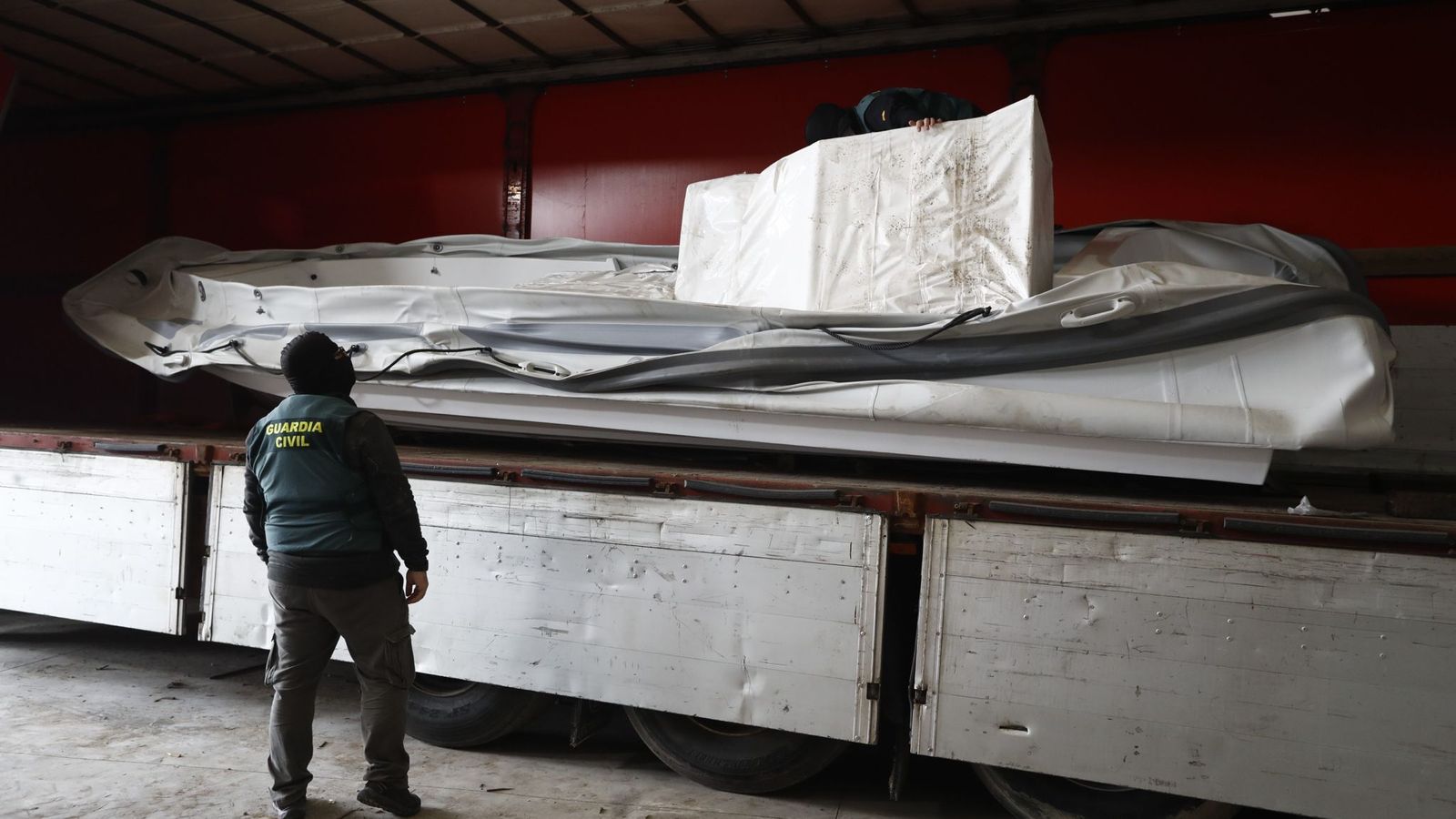 Narcolancha descubierta en una nave de Utrera.