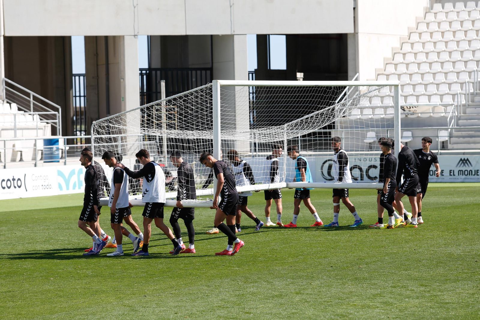 Las fotos del entrenamiento de la Balona previo al partido con el Cádiz Mirandilla, con Andrés Roldán presente