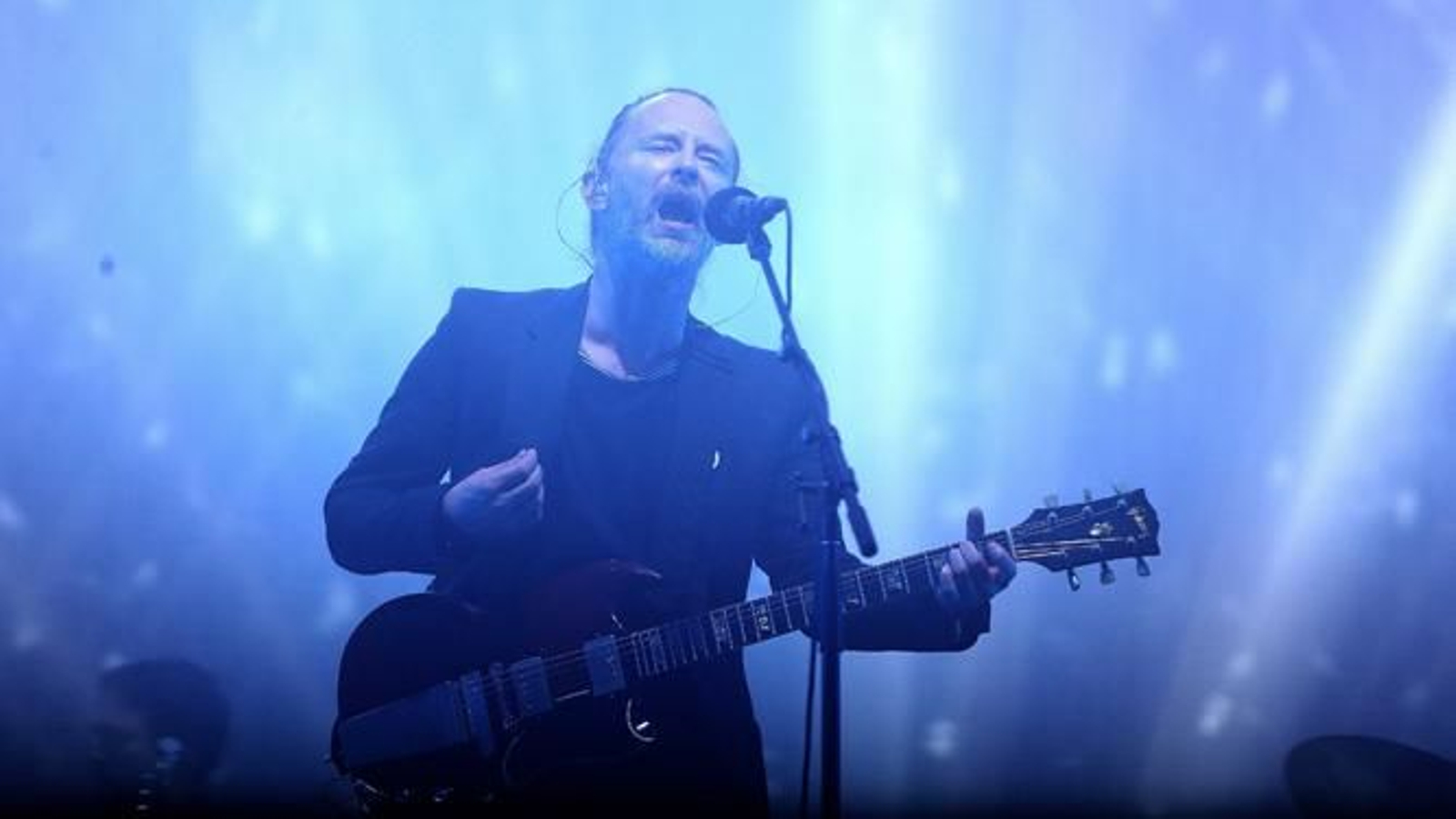 Thom Yorke, cantante de Radiohead, durante una actuación del grupo.