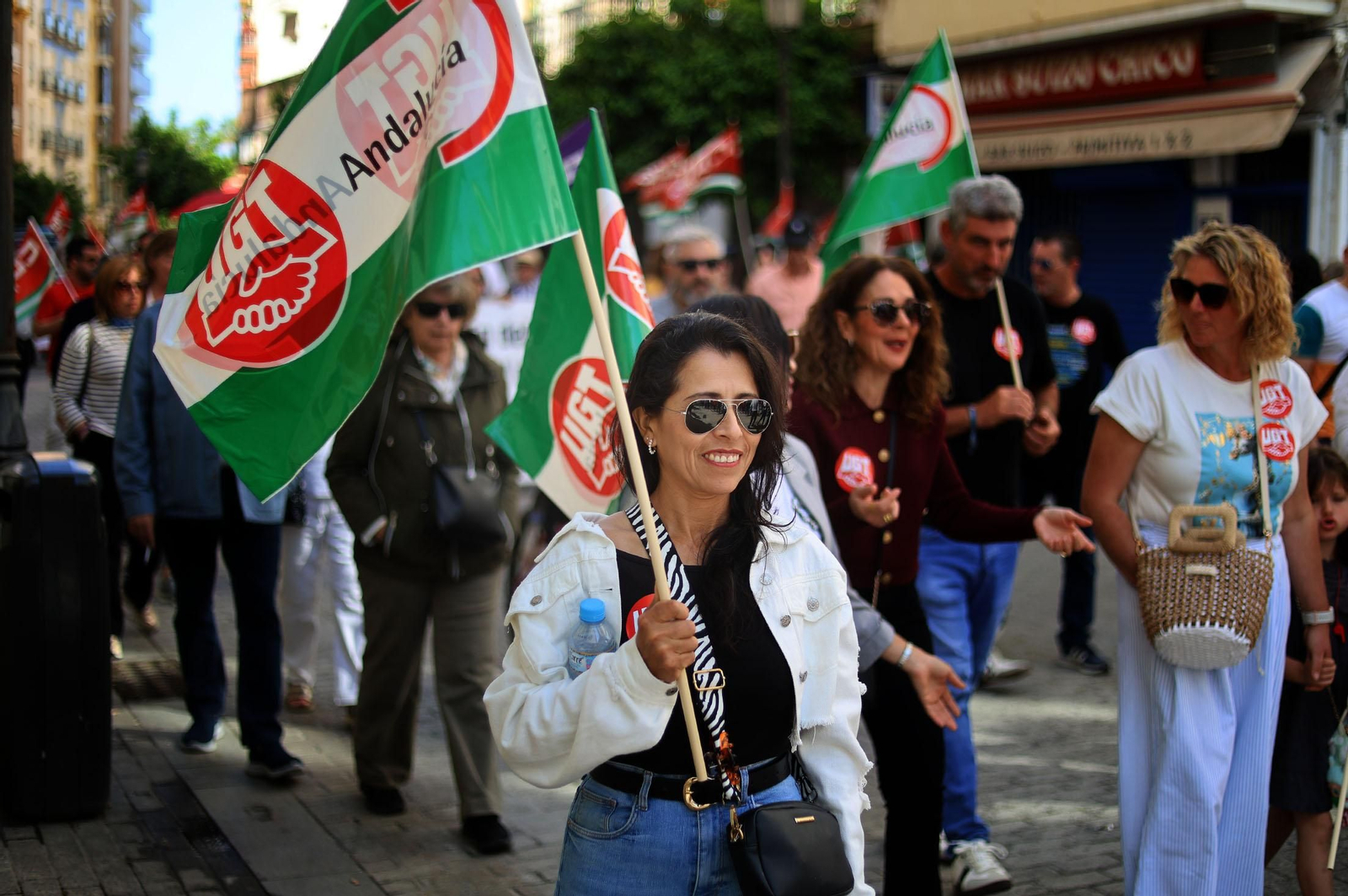 Las mejores imágenes de la manifestación del 1 de Mayo en Huelva