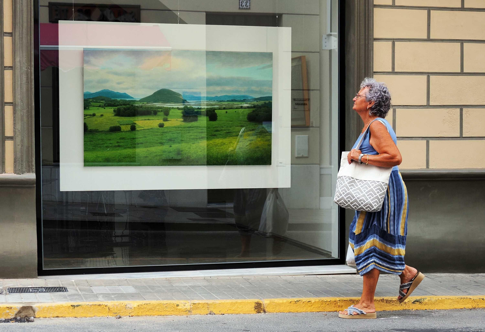 Enrique Romero Santana regresa a Lepe y pone en marcha la primera galería de arte de la ciudad.